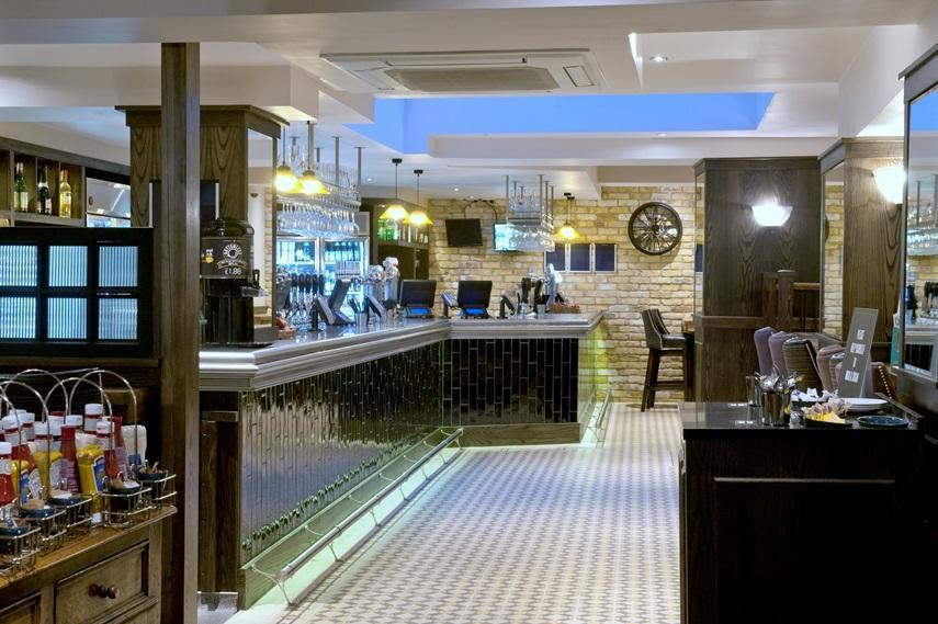 The Bath Arms Wetherspoon Warminster Eksteriør bilde